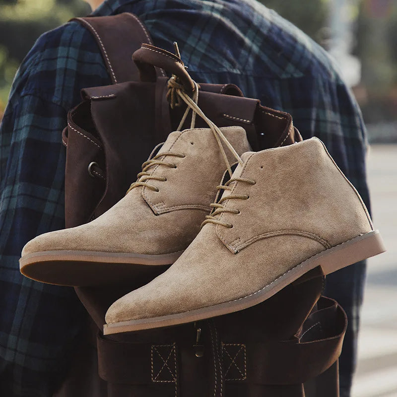 Aron - Classic boots with lace-up design