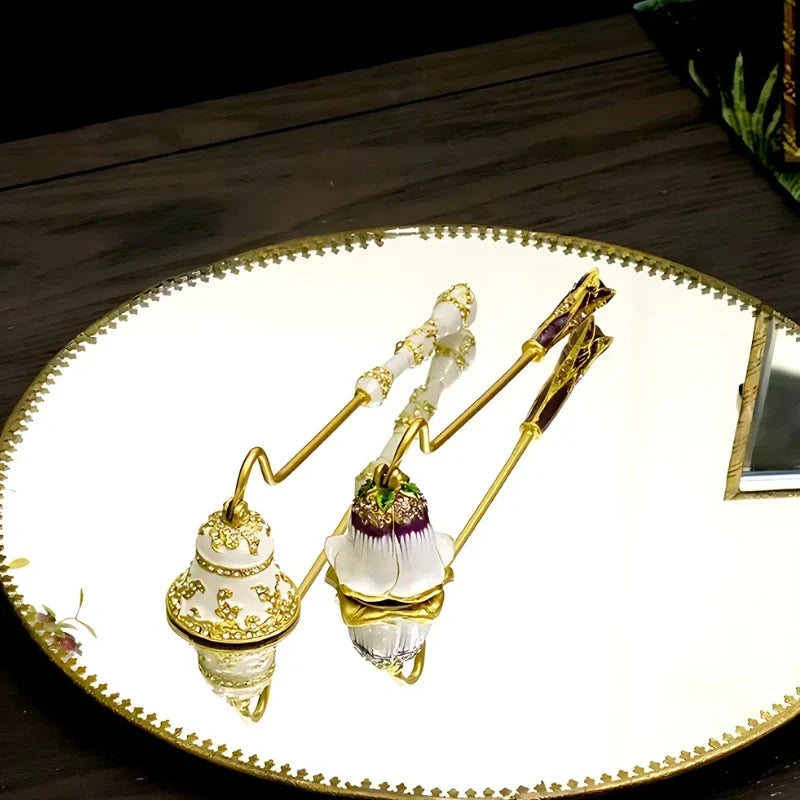 BloomSnuffer - Candle Snuffer With Floral Motifs