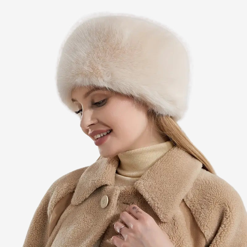 Evelyn - Fluffy hat with ear covering design