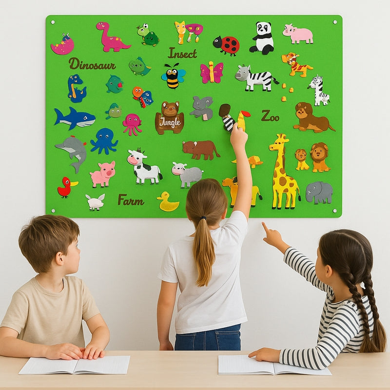 FeltScene – Set of felt boards with movable animal motif and background layout