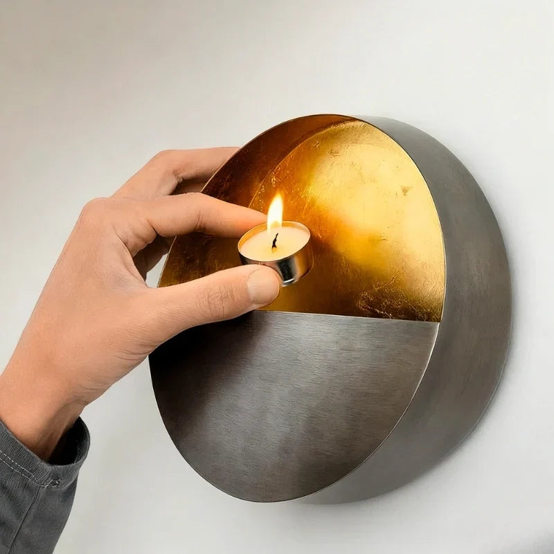 SculptWick - Suporte de ferro para velas de parede com detalhes refletores