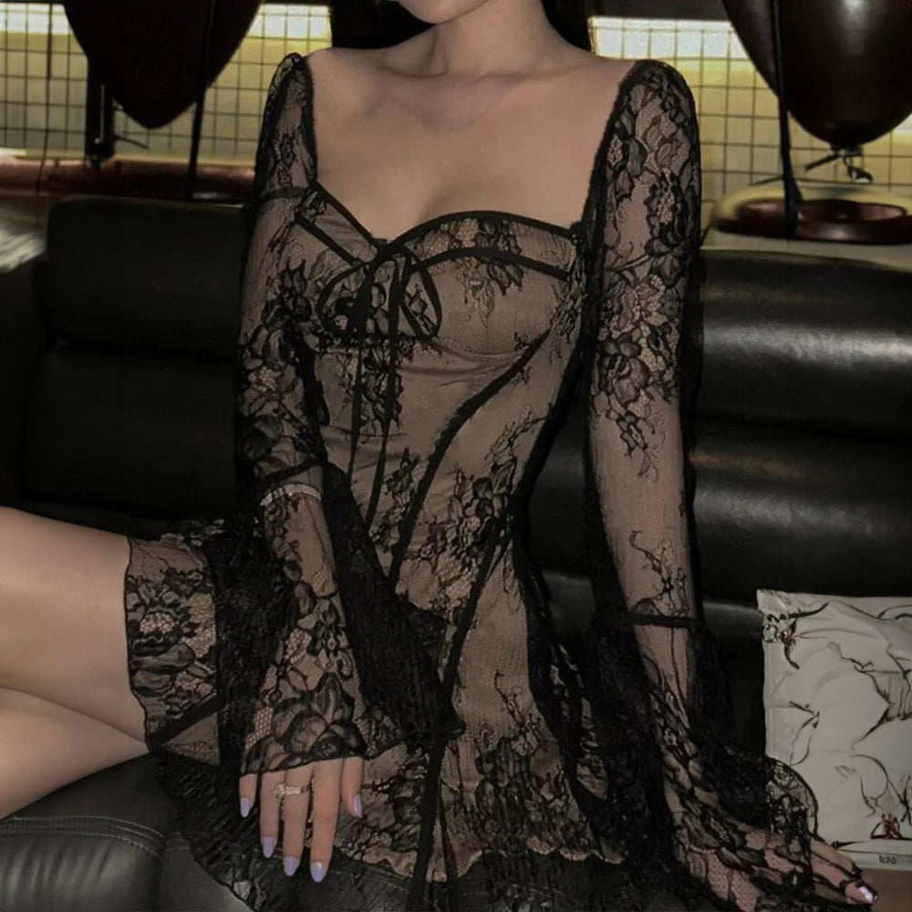 CurveChic™ - Dopasowana sukienka z długim rękawem