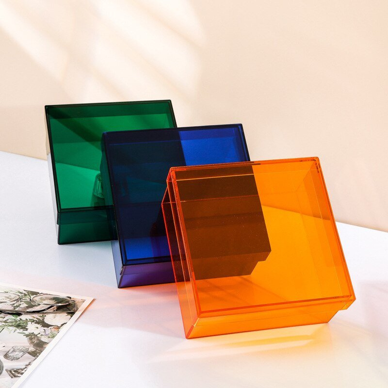 ClearNest – Scatola Portaoggetti Acrilica Colorata con Coperchio e Design Impilabile