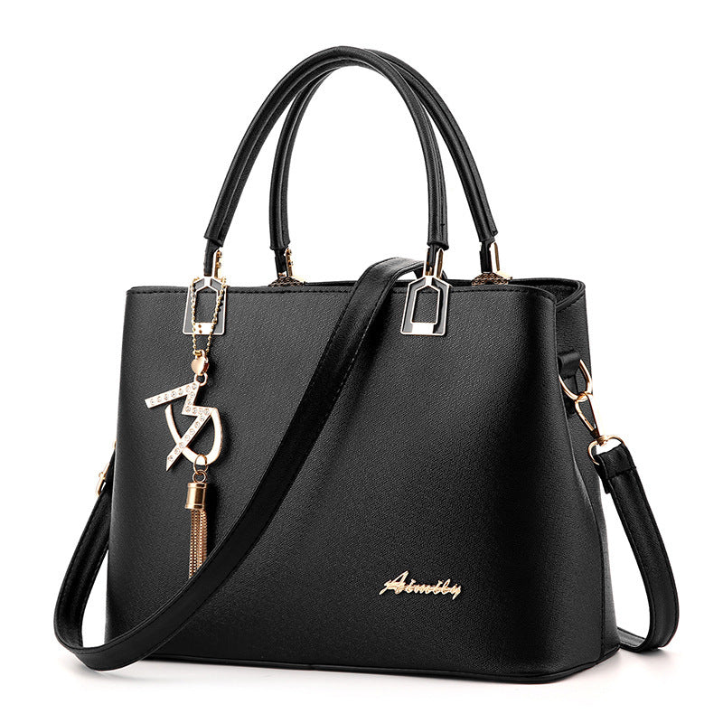 Gabrielle – Elegant Shoulder Bag with Adjustable Strap
