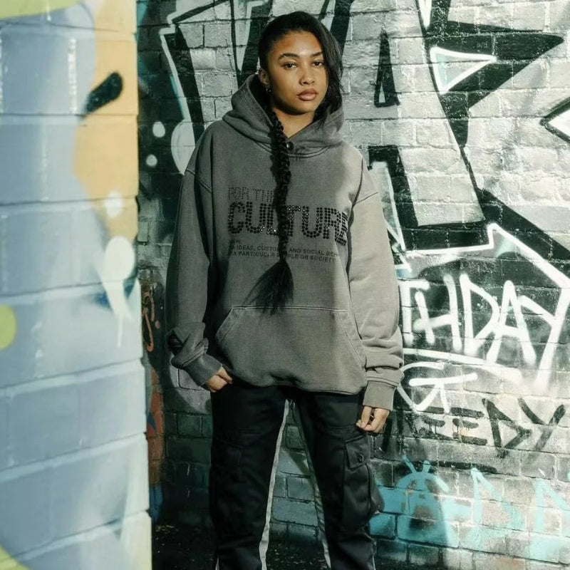 HoodNest - Long sleeve hoodie with side pockets