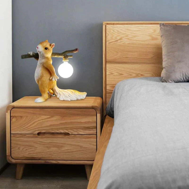 GlowTail – Lumină de noapte LED mini veveriță pentru decorul casei