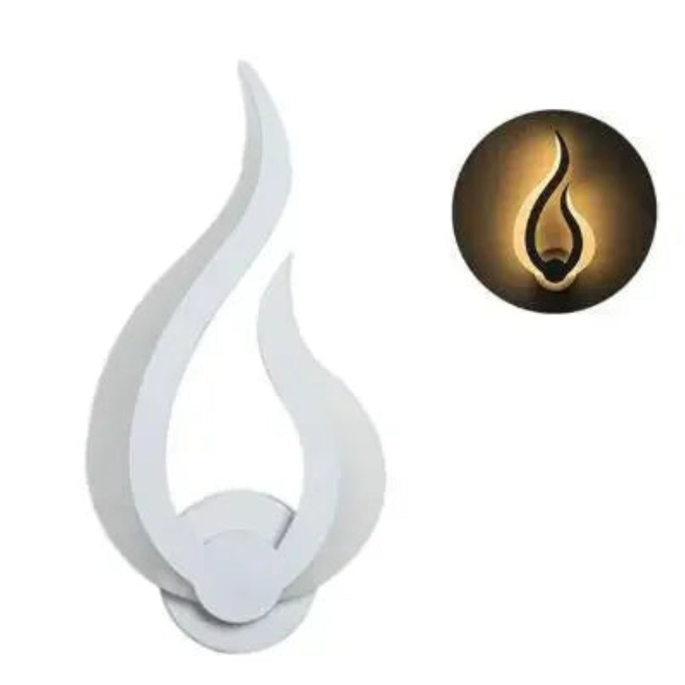 CandleFlicker - Lampada da parete a forma di fiamma per un'illuminazione rilassante
