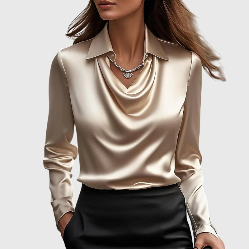 Blusa da donna aderente con collo alto e design sartoriale