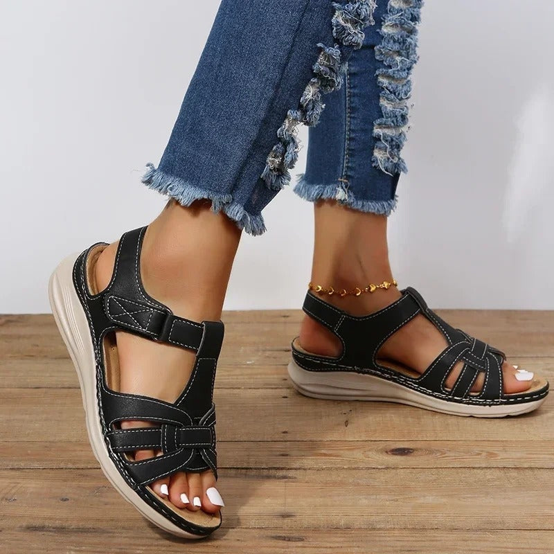 Aria – Sandales à Bride en T avec Détails de Nœuds et Bride de Cheville Ajustable