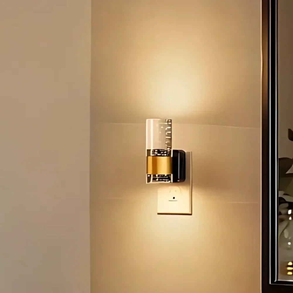 GlowNest - Lámpara de noche con detalles metálicos y cuerpo de acrílico