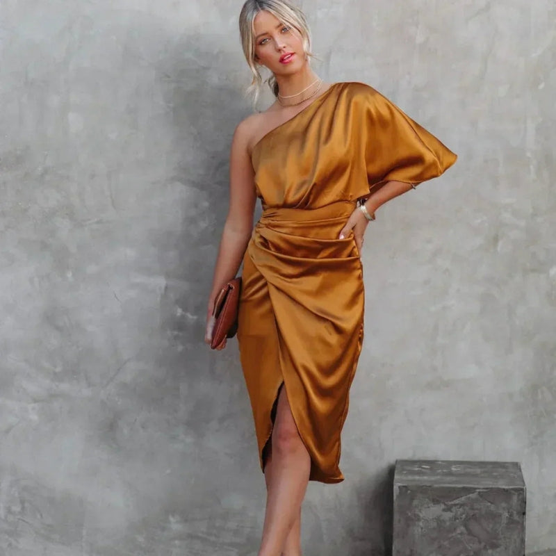 Robe mini portefeuille asymétrique à une épaule pour femmes avec fente