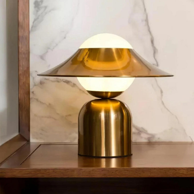 LumiBall – Lampă de masă LED cu capac și design inspirat de minge