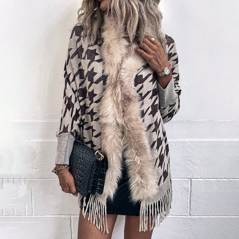 Arwenna – Poncho con maniche lunghe, colletto in pelliccia e motivo a stelle