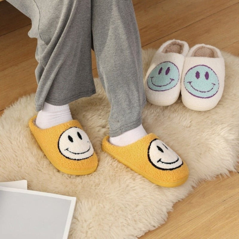 Violet – Slippers with Round Toe and Slip-On Design