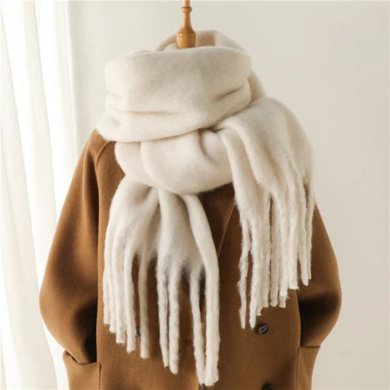 Josephine – Oversized Sjaal met Decoratief Kwastjesontwerp