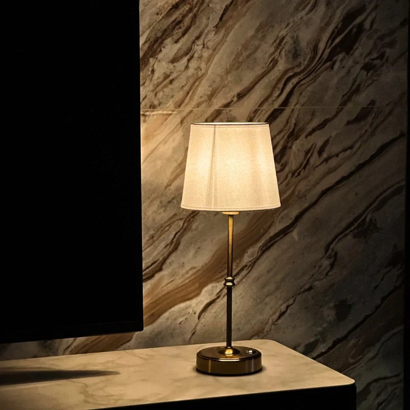 Brushedora - Lampada da tavolo senza fili con base in metallo spazzolato