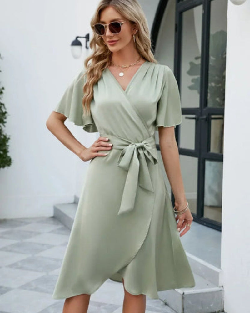 Noelia – Elegant wrap midi dress with short sleeves and flattering V-neck