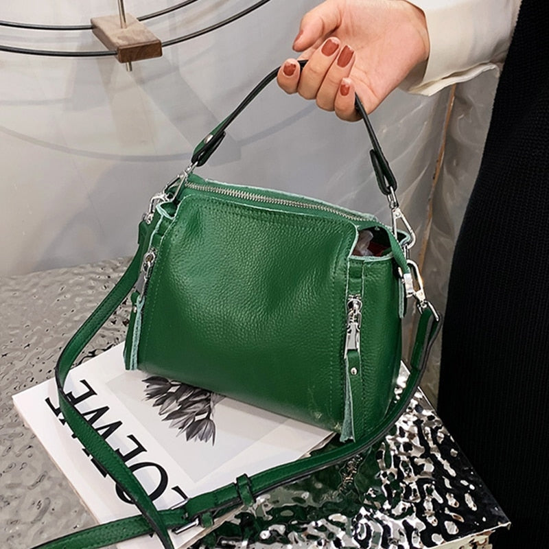 Isaura – Handbag with Detachable Shoulder Strap and Handles