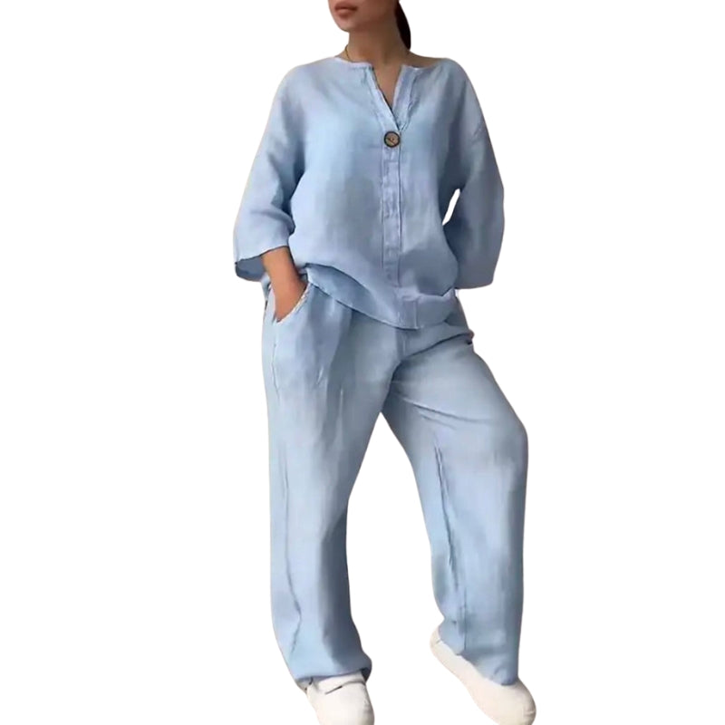 Liora – Loose Two-Piece Set with V-Neck Top and Wide-Leg Pants