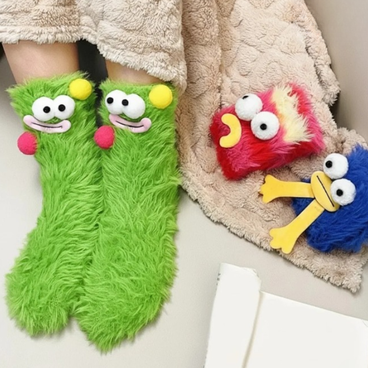CozyPrint - Calze in pile con motivi 3D e volti in rilievo