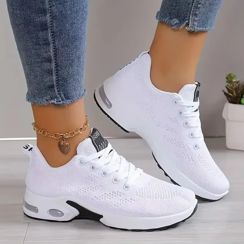 Camila – Sneakers met Ronde Neus Veters en Slip On Ontwerp