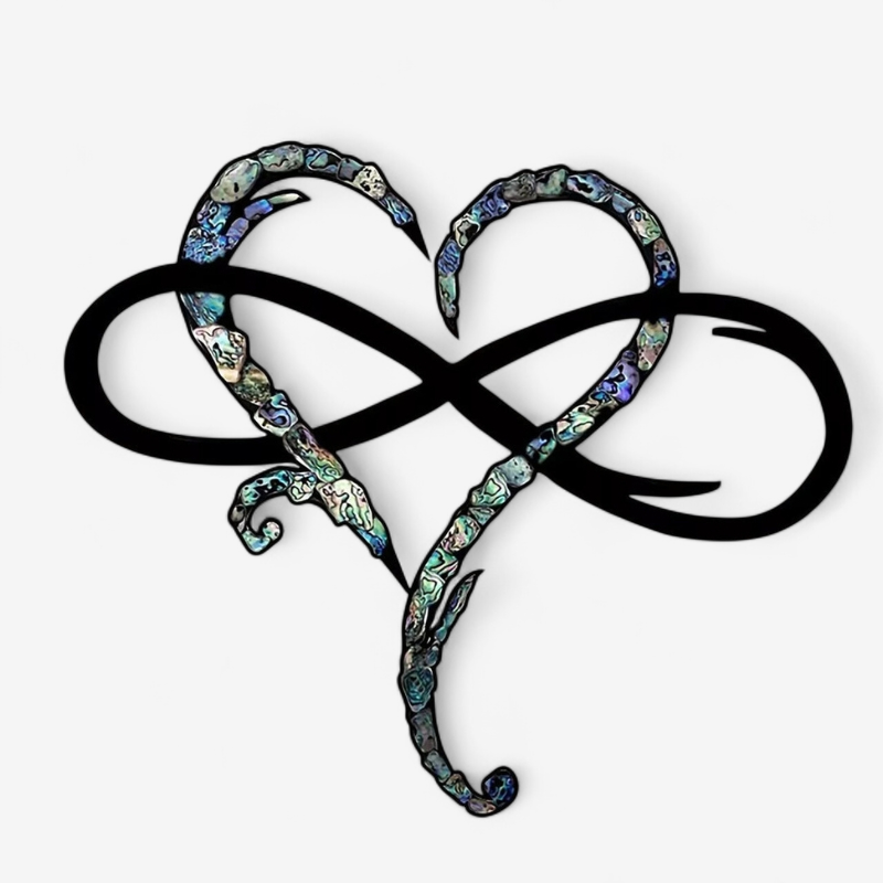 HeartCraft – Wall Decoration with Heart-Shaped Design