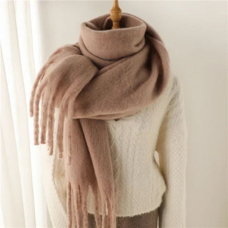 Josephine – Oversized Sjaal met Decoratief Kwastjesontwerp