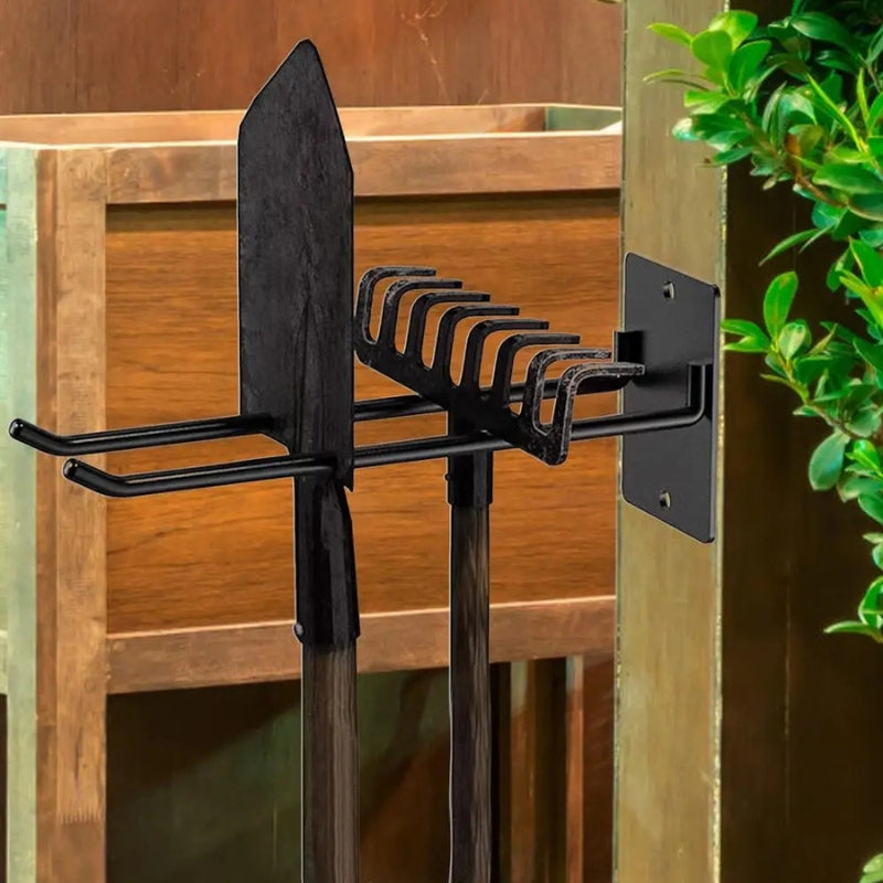 ToolGrip – Falra szerelhető tartó dupla kampóval kerti szerszámokhoz