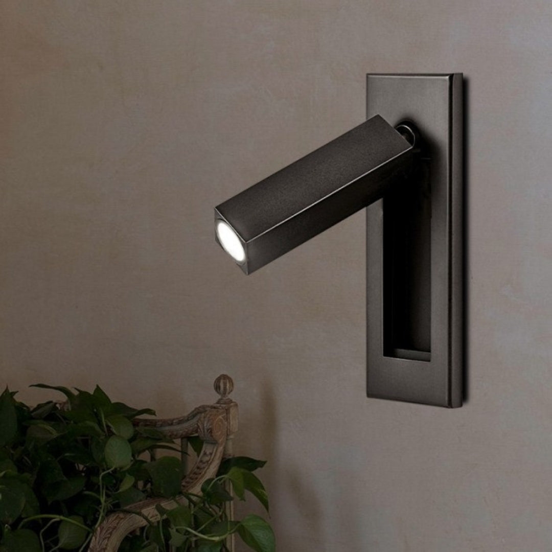 NovaGlow - Nowoczesna lampa ścienna z regulowanym strumieniem światła i wygodnym wysuwanym przełącznikiem