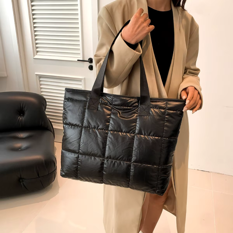 Julietta – Fashionable Handbag with Handle and Large Capacity