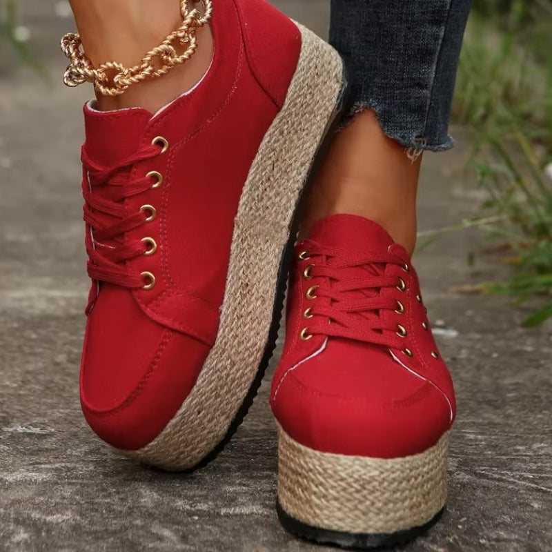 Emma - Round toe shoes with lace up closure