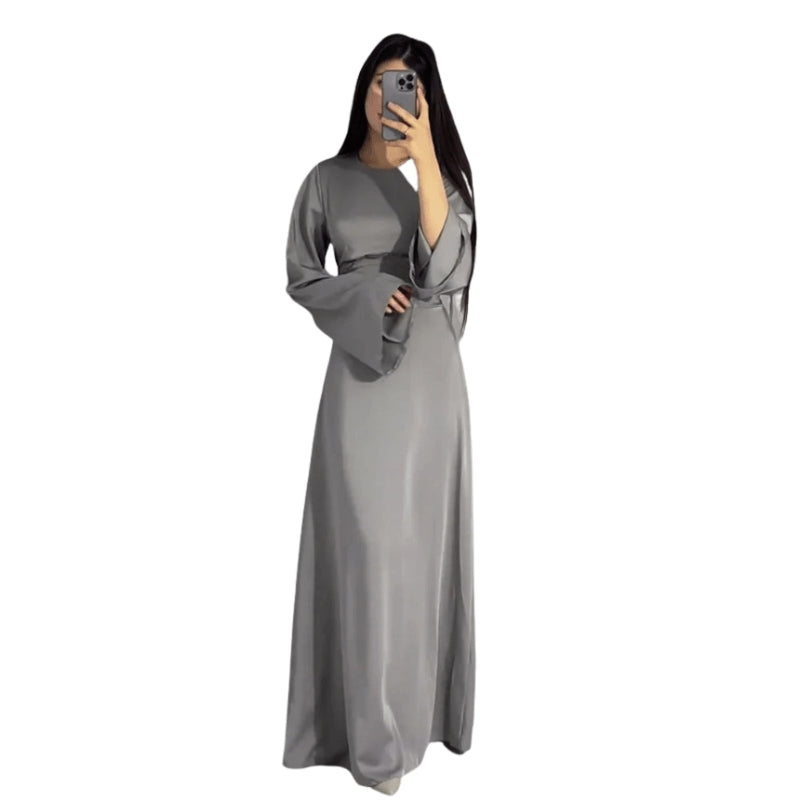Emily – Modern Maxi Dress with Long Sleeves and Round Neck