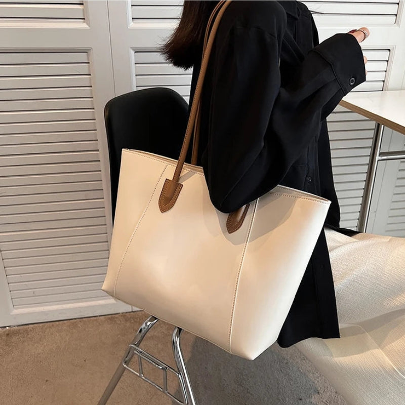 Lori – Shoulder Bag with Handles and Internal Zipper Pocket
