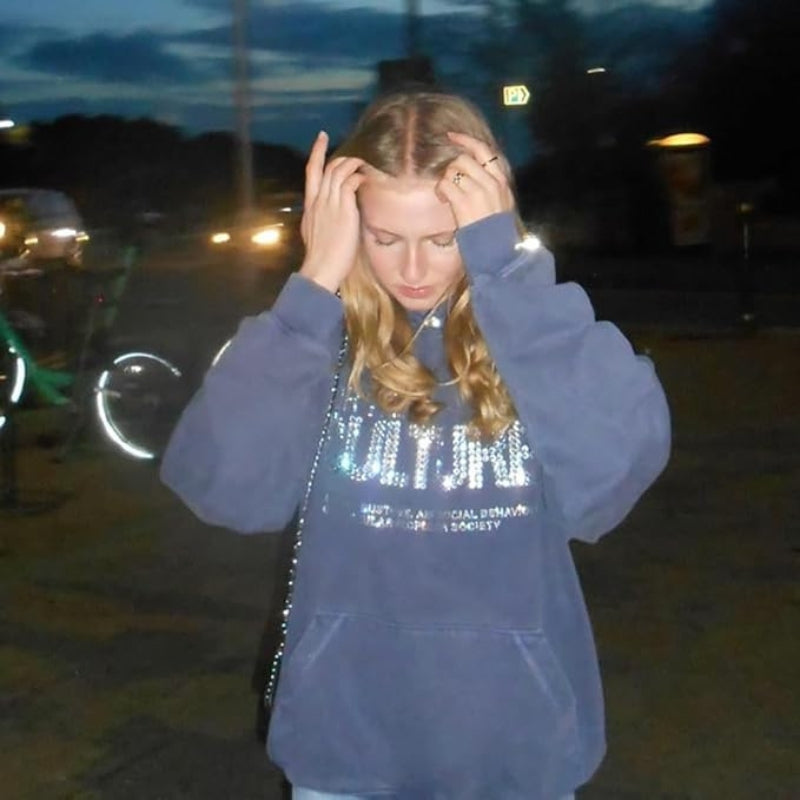 HoodNest - Long sleeve hoodie with side pockets