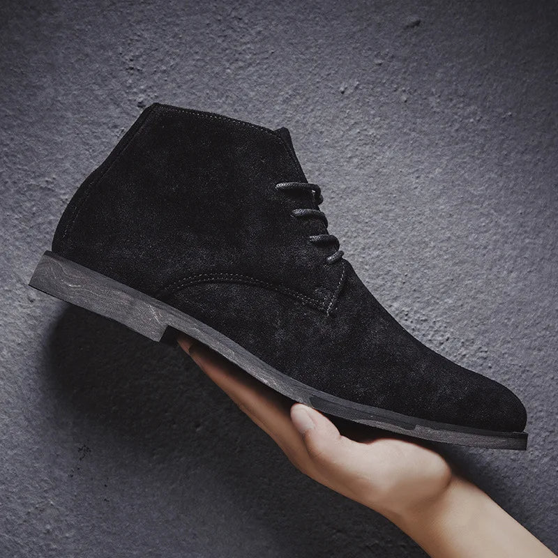 Aron - Classic boots with lace-up design