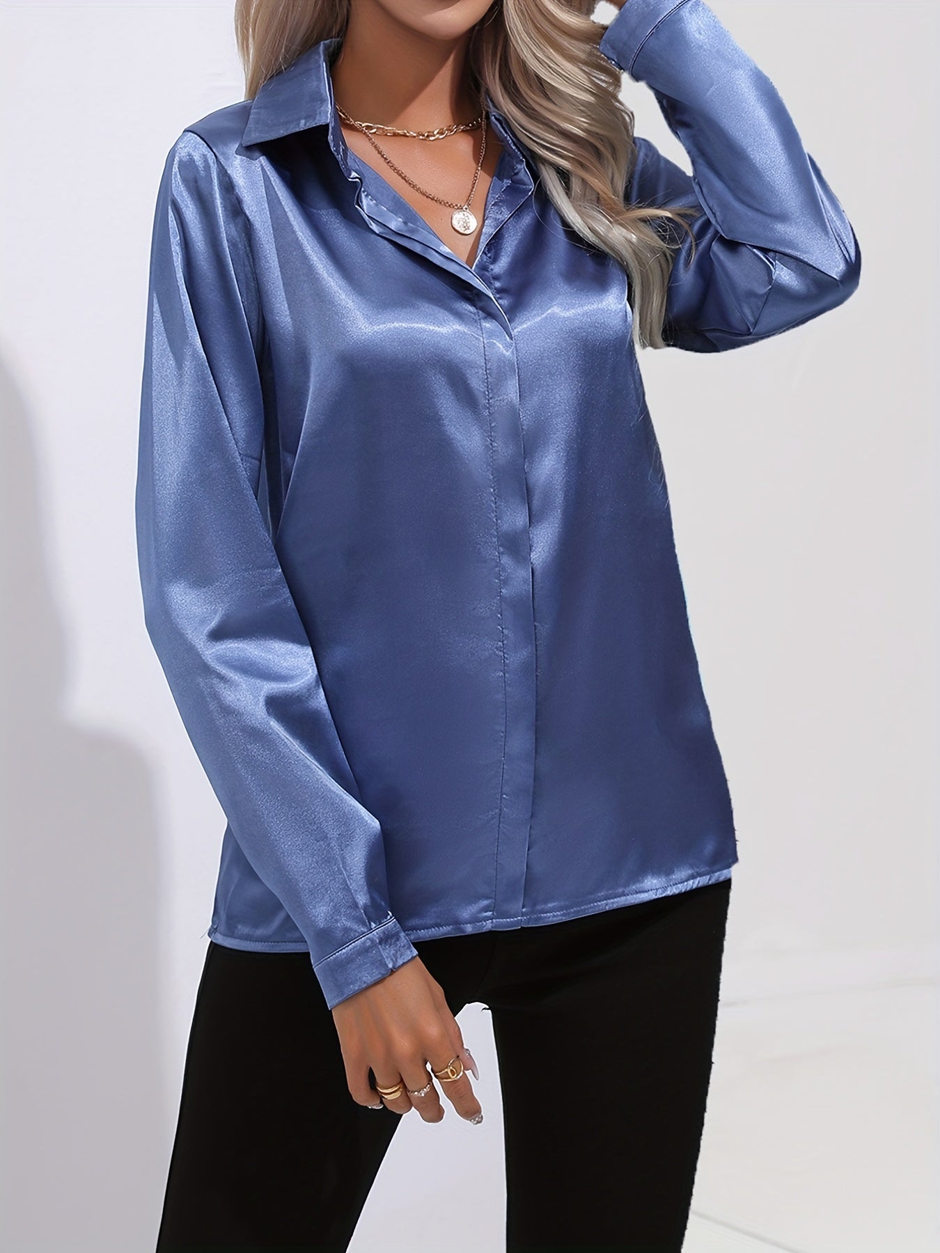 Leona - Camicetta casual in raso con lucentezza raffinata