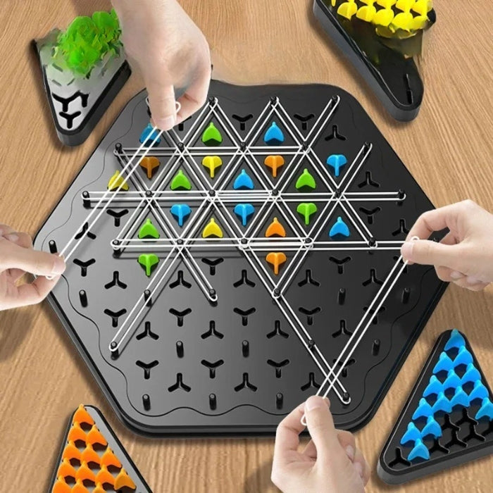StratoPlay – Kompaktná trojuholníková strategická stolová hra s líniovou hernou štruktúrou