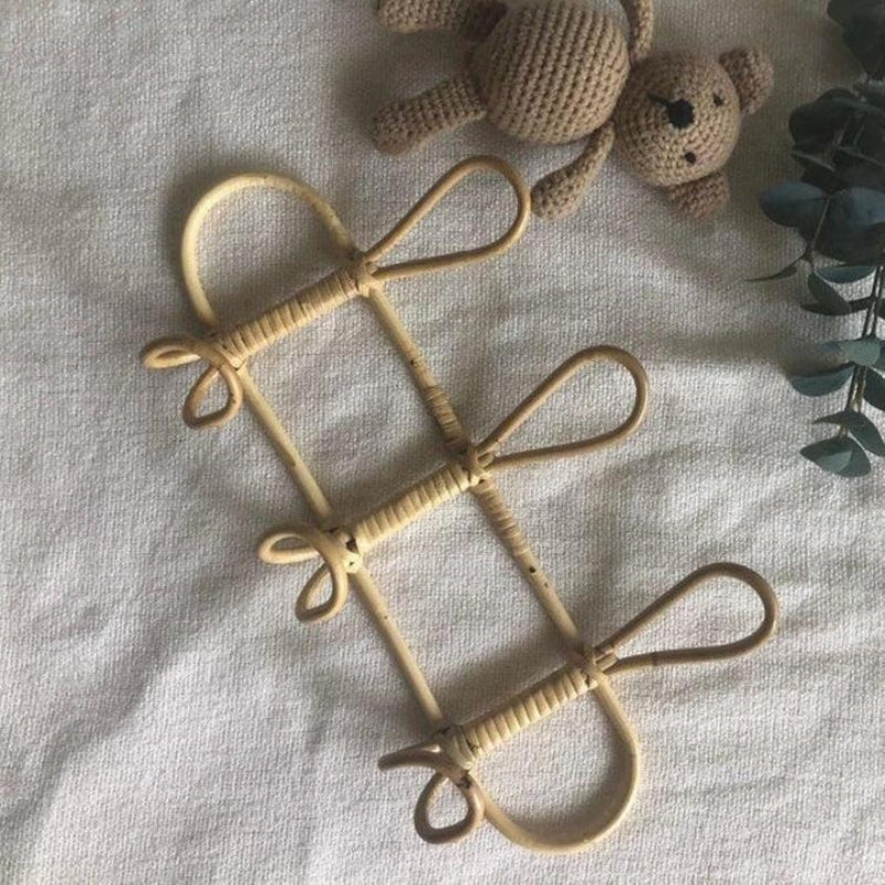 HookTale - Cârlig triplu montat pe perete, cu design compact curbat pentru accesorii