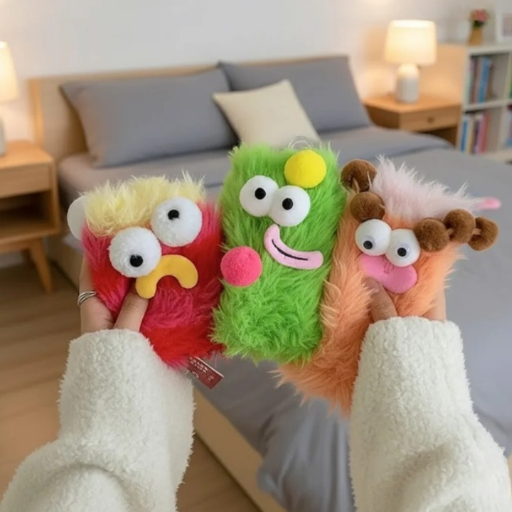 CozyPrint - Calze in pile con motivi 3D e volti in rilievo