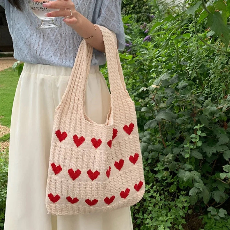 Demi – Borsa tote con manici e design ricamato a cuore