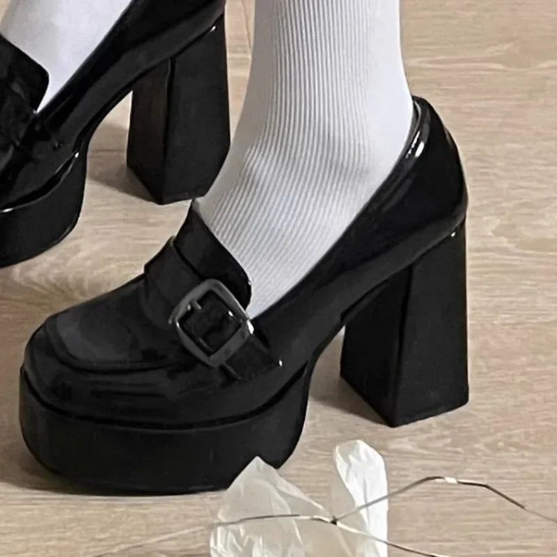 Scarpe con zeppa da donna con cinturino a fibbia