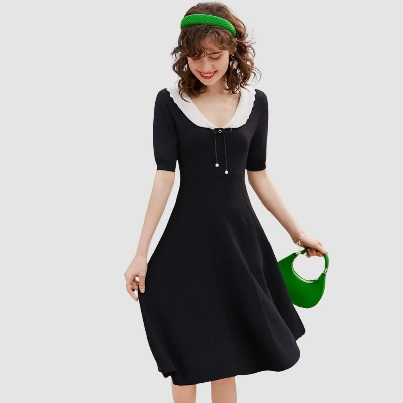 Amelia – Rochie cu guler contrastant, tiv evazat și mâneci bufante