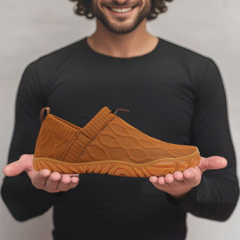 Logan - Round toe sneakers with non-slip design