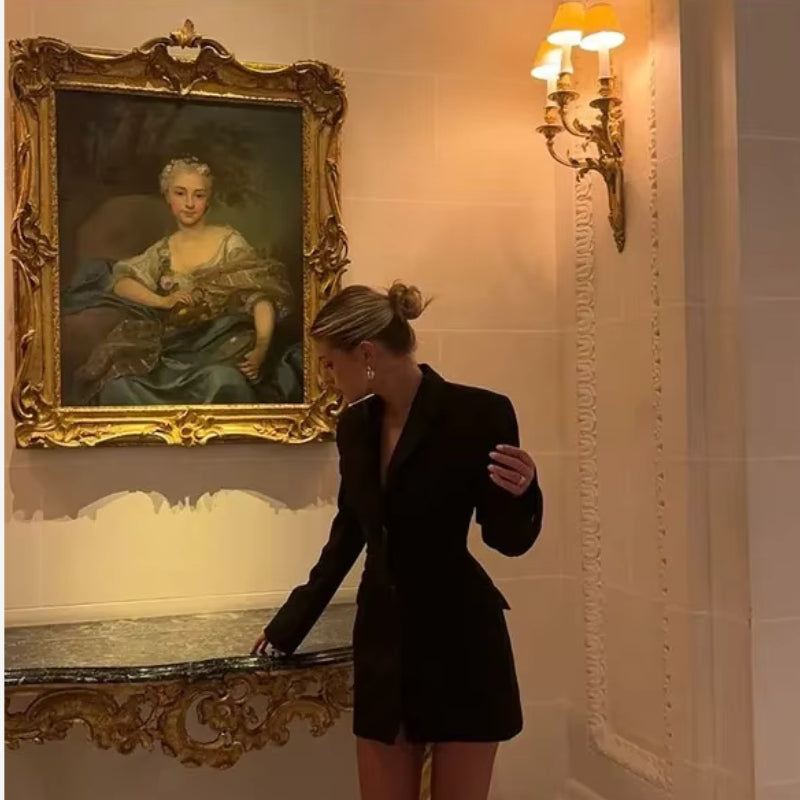 Femke – Long Sleeve Blazer with Button Closure and Pocket Detail