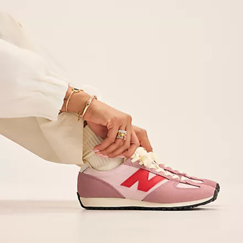 Women's Non-Slip Lace-Up Sneakers for Everyday Wear