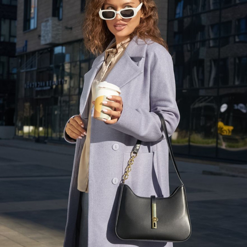 Georgia – Shoulder Bag with Adjustable Strap and Buckle