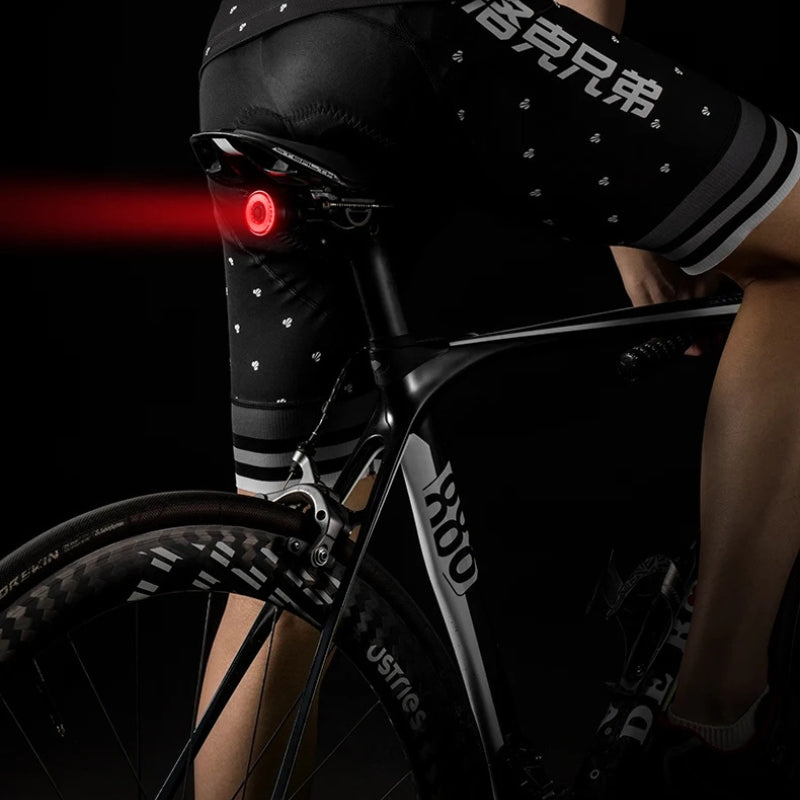 CycleGlow - Fietsen Achterlicht met Remdetectie en USB Oplaadbaar Ontwerp