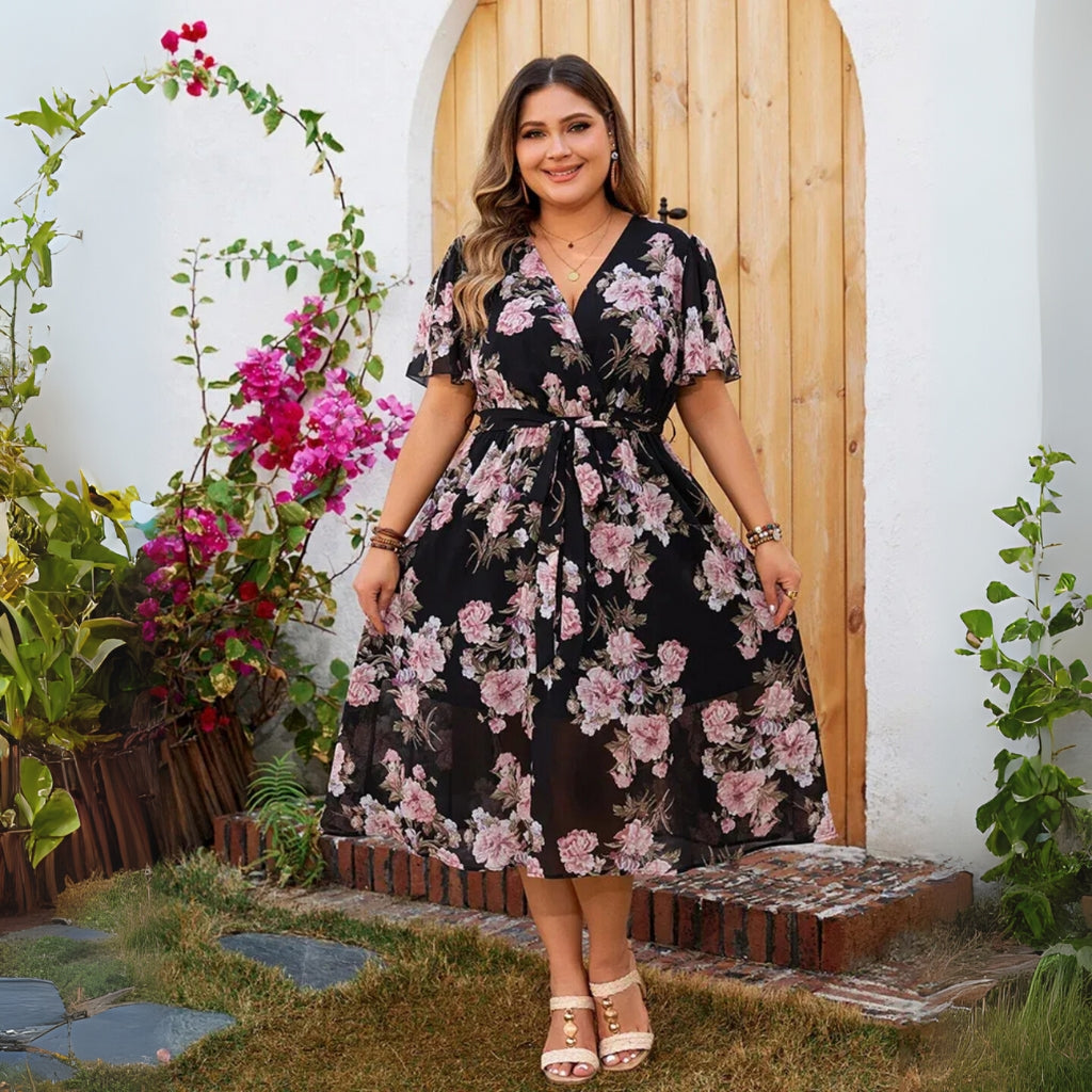 Linda - Sukienka midi plus size w kwiaty z rękawami motylkowymi i paskiem