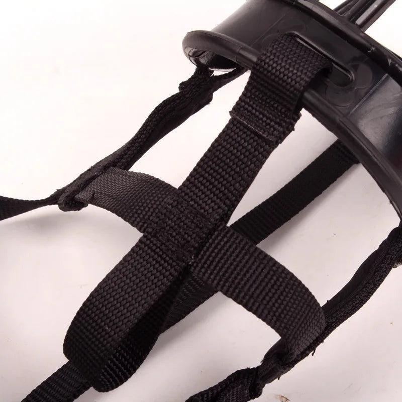 BarkSafe – Verstelbare Hondenmuilkorf met Comfortabele Pasvorm en Veilige Bandjes