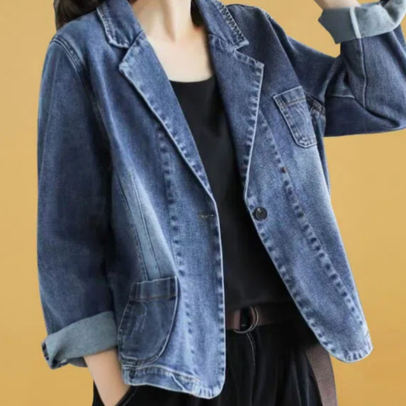 Clara – Blazer en denim avec boutons sur le devant et manches longues